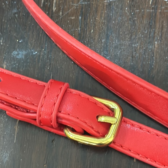 NWT URBAN EXPRESSION Red Woven w/ Gold Claps Cross Body Purse - Picture 7 of 14